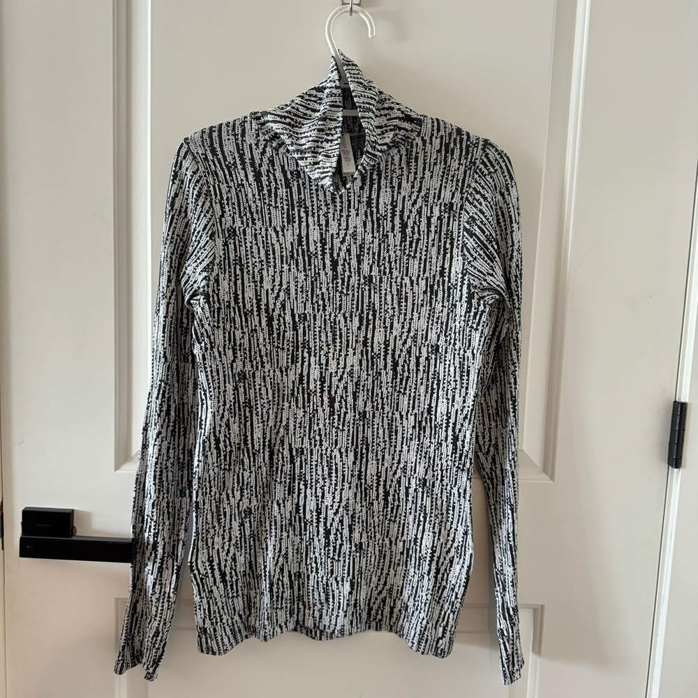Athleta Flurry Elemental Turtle Neck, long sleeve